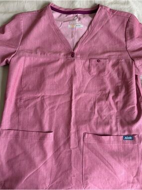 Adar Scrubs Set in Heather Wine size M